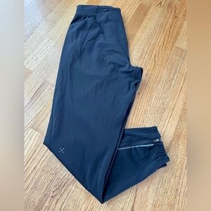 Lululemon joggers size L
